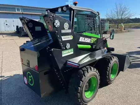 Compact Loaders 2022 [div] Elise 900 (7)