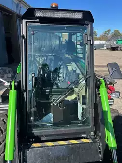 Compact Loaders 2022 [div] Elise 900 (9)