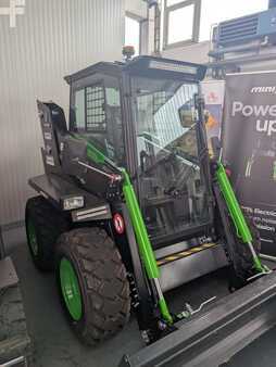 Cargadores compactas 2022 [div] Elise 900 (3)