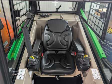 Cargadores compactas 2022 [div] Elise 900 (4)