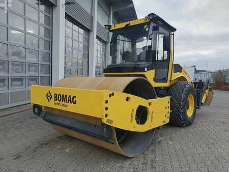 Sestavy válců 2022 BOMAG BW 213 DH+P-5 / 2022 / Verdichterplatten / Klima (3)