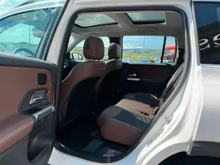 Ostatní 2020 Mercedes-Benz GLB 200d 4M 7Sitzer+StandH+Pano+Distr+AHK+360+ (11)