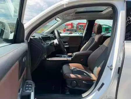 Ostatní 2020 Mercedes-Benz GLB 200d 4M 7Sitzer+StandH+Pano+Distr+AHK+360+ (12)