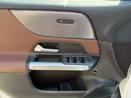 Ostatní 2020 Mercedes-Benz GLB 200d 4M 7Sitzer+StandH+Pano+Distr+AHK+360+ (13)