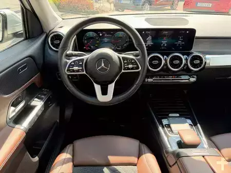 Ostatní 2020 Mercedes-Benz GLB 200d 4M 7Sitzer+StandH+Pano+Distr+AHK+360+ (16)