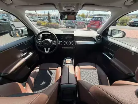 Ostatní 2020 Mercedes-Benz GLB 200d 4M 7Sitzer+StandH+Pano+Distr+AHK+360+ (17)