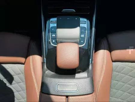 Ostatní 2020 Mercedes-Benz GLB 200d 4M 7Sitzer+StandH+Pano+Distr+AHK+360+ (19)