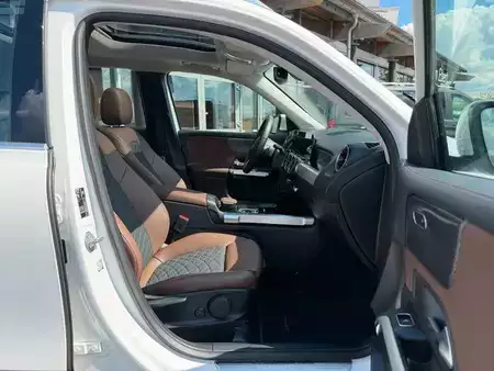 Ostatní 2020 Mercedes-Benz GLB 200d 4M 7Sitzer+StandH+Pano+Distr+AHK+360+ (5)