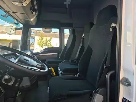 Outro 2015 MAN TGX 26.360 6x2-2 LL BDF Fahrschule 5 Sitze AHK (13)