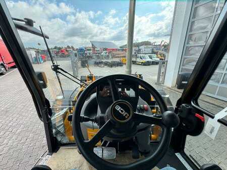 Starrer Baggerlader 2025 JCB 4CX Pro / Klappschaufel / Dual Drive / Neu (12)