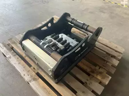 Liitteet 2023 OilQuick OQ65 Adapterplatte / Schraubadapter 2023 / lagernd (8)