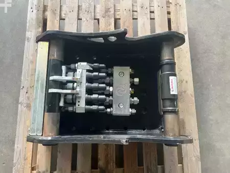 Liitteet 2023 OilQuick OQ65 Adapterplatte / Schraubadapter 2023 / lagernd (9)