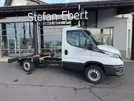 Pozostałe 0 Iveco Daily 35S14 HA8 Fahrgestell *R3.450mm*AHK*Luft* (10)
