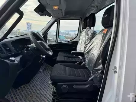 Pozostałe 0 Iveco Daily 35S14 HA8 Fahrgestell *R3.450mm*AHK*Luft* (11)