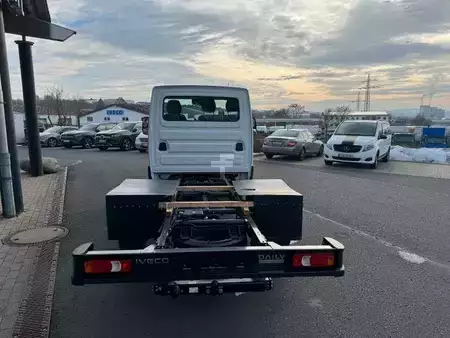 Pozostałe 0 Iveco Daily 35S14 HA8 Fahrgestell *R3.450mm*AHK*Luft* (6)