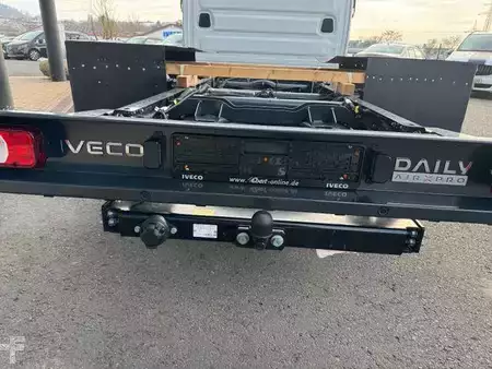 Pozostałe 0 Iveco Daily 35S14 HA8 Fahrgestell *R3.450mm*AHK*Luft* (7)