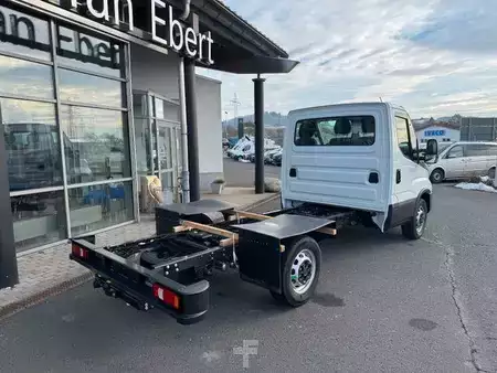 Pozostałe 0 Iveco Daily 35S14 HA8 Fahrgestell *R3.450mm*AHK*Luft* (8)
