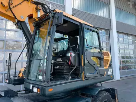 Mobil gravemaskin 2018 Hyundai HW 180 / 3.054h / hydr. Grabenräumer / Klima (18)