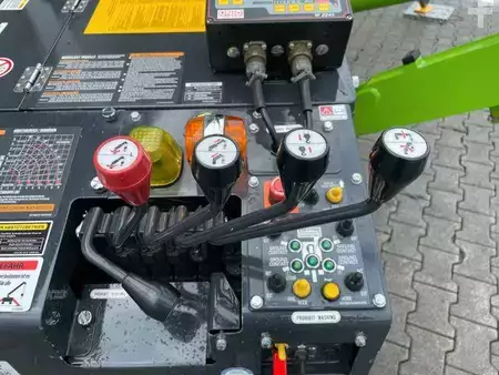 Torenkranen 2022 Unic URW295CBE/ Raupenkran / 8,8m / 2,9t (16)