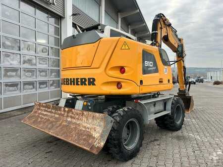 Pelle sur pneus 2019 Liebherr A 910 C Litronic / 2.381h / SW33 (4)