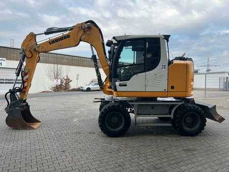 Pelle sur pneus 2019 Liebherr A 910 C Litronic / 2.381h / SW33 (8)