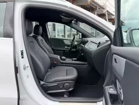 Muut 2023 Mercedes-Benz GLA 200d Style+Distr+AHK+RKamera+1.Hand (5)