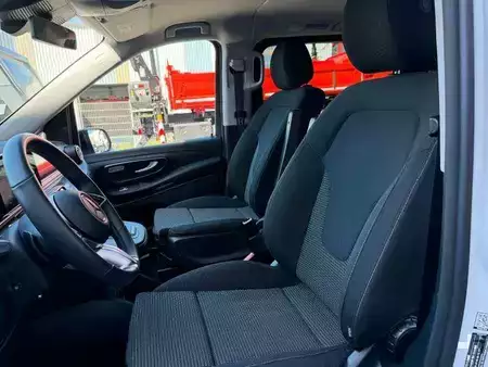 Ostatní 2025 Mercedes-Benz V 220 d STYLE AMG DISTRONIC AHK2,5to NIGHT Liege (10)