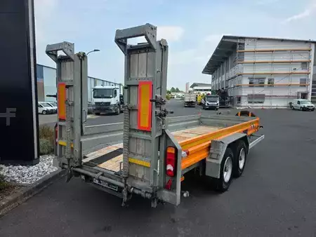 Ostatní 2018 [div] Schmid MTT 890 Tieflader mit Rampen (2)