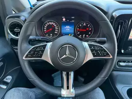 Outro 2025 Mercedes-Benz Vito 116 CDI 9G Tourer AHK2,5to LED (15)