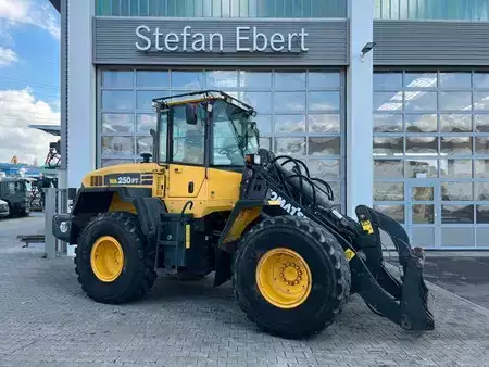 Radlader 2005 Komatsu WA 250 PT - 5H / 12.390h / (1)