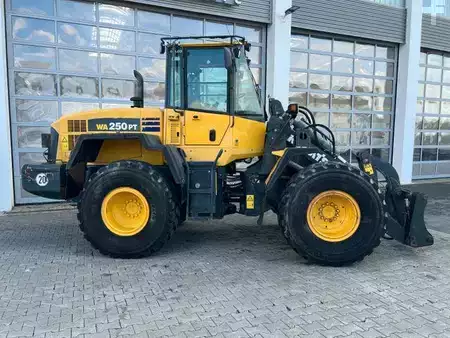 Radlader 2005 Komatsu WA 250 PT - 5H / 12.390h / (3)