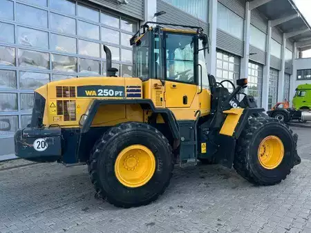 Radlader 2005 Komatsu WA 250 PT - 5H / 12.390h / (4)