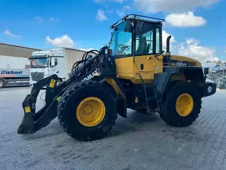 Radlader 2005 Komatsu WA 250 PT - 5H / 12.390h / (9)