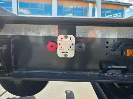 Övrigt 2021 Pavic ZHTA 18 50er Öse SAF-Achsen Wabco Smartboard (15)
