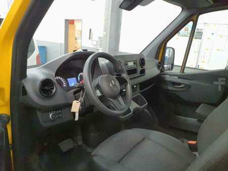 Autres 2024 Mercedes-Benz eSprinter 312 DHL Regal KEP-Ausbau (3)