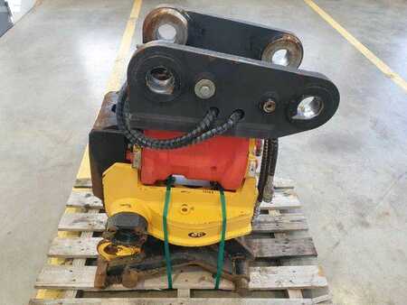 Pozostałe 2016 Rädlinger Schwenkrotator CAT M318 / CW 40 / 2016 (4)