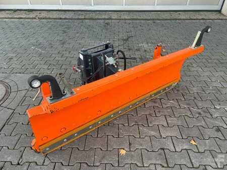 Sonstige 2019 Tuchel SK-F 180 Schneeschild / Kramer 5040 (3)