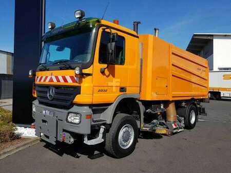 Sonstige 2005 Mercedes-Benz Actros 2032 A 4x4 Bucher STKF 9500 Airport (3)