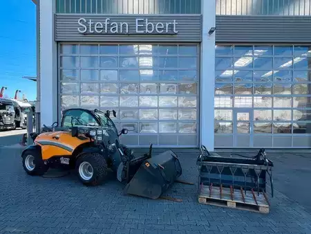 Pyöräkuormaajat 2023 Giant GT5048 HD Greifschaufel Zentralschmierung (1)