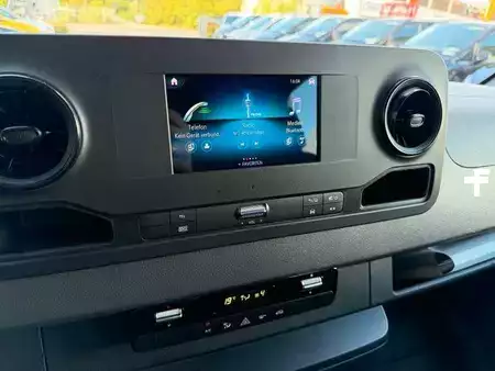 Outro 2022 Mercedes-Benz Sprinter 215 CDI DoKa Pritsche Plane AHK Klima (10)