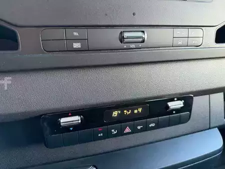 Outro 2022 Mercedes-Benz Sprinter 215 CDI DoKa Pritsche Plane AHK Klima (12)