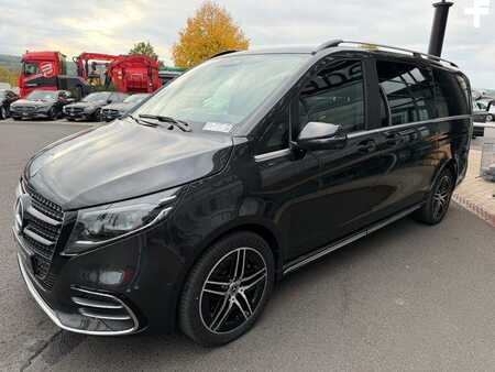 Other 2024 Mercedes-Benz V 300 d 4MATIC EXCLUSIVE AMG Panorama Standheiz (3)
