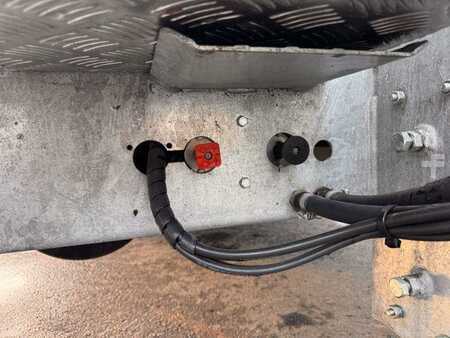 Outro 2024 Wörmann BauTL105.55/200 Rampen verzinkt (16)