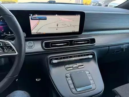 Outro 2025 Mercedes-Benz V 300 d STYLE AMG 4MATIC AIRMATIC DISTRONIC Pano (14)