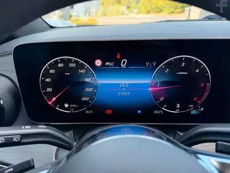 Outro 2025 Mercedes-Benz V 300 d STYLE AMG 4MATIC AIRMATIC DISTRONIC Pano (20)