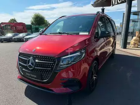 Outro 2025 Mercedes-Benz V 300 d STYLE AMG 4MATIC AIRMATIC DISTRONIC Pano (3)