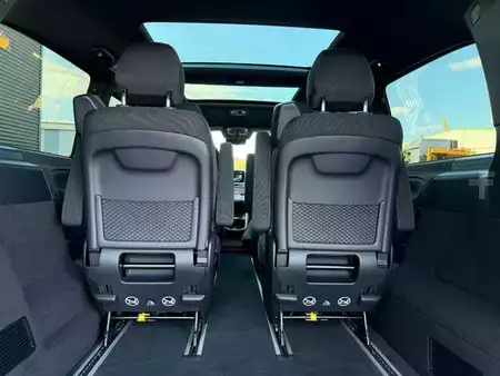 Outro 2025 Mercedes-Benz V 300 d STYLE AMG 4MATIC AIRMATIC DISTRONIC Pano (7)