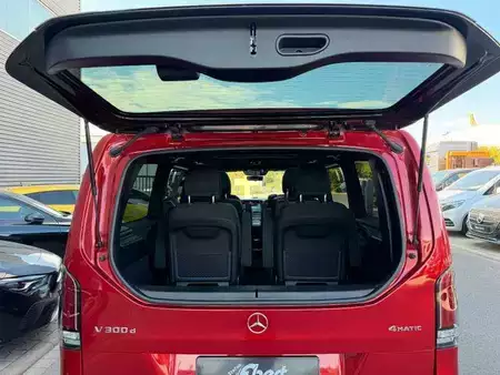 Outro 2025 Mercedes-Benz V 300 d STYLE AMG 4MATIC AIRMATIC DISTRONIC Pano (8)