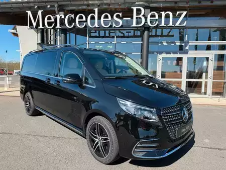 Ostatní 2025 Mercedes-Benz V 220 d AVA AMG AHK2,5to DISTRONIC 360Kamera (1)