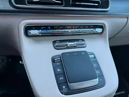 Ostatní 2025 Mercedes-Benz V 220 d AVA AMG AHK2,5to DISTRONIC 360Kamera (14)